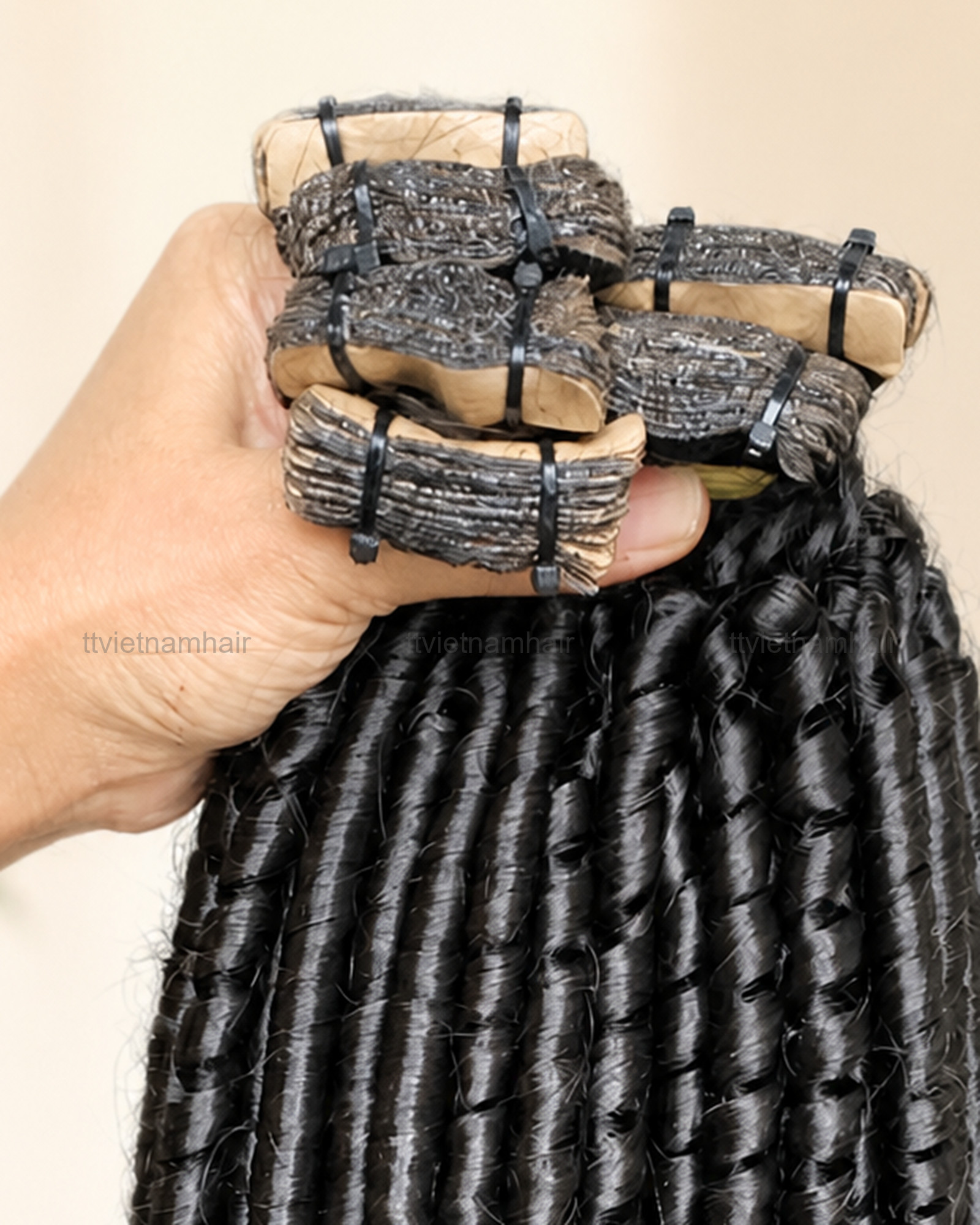 Pixie Curly Tape-In Hair Extensions – Black