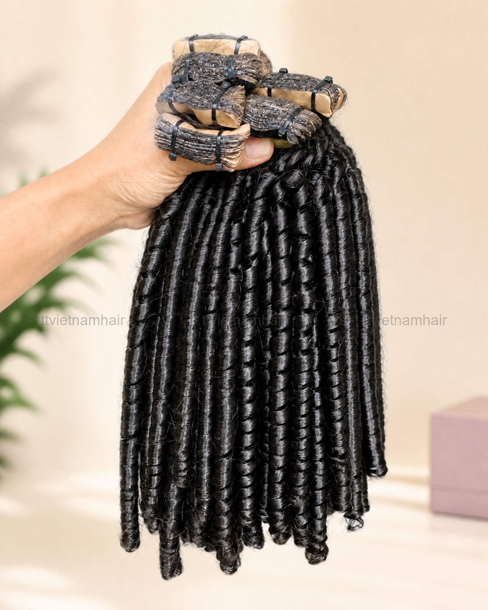 Pixie Curly Tape-In Hair Extensions – Black