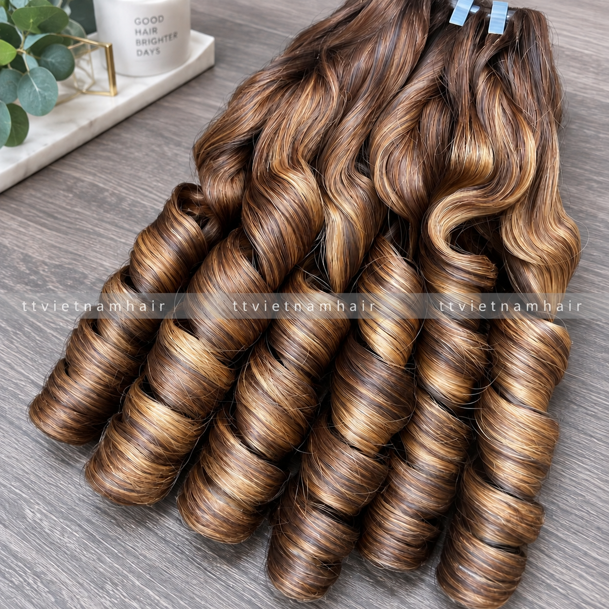 Piano Brown & Honey Blonde Bouncy Curl Hair Bundles – 100g SDD — real T&T VIETNAMHAIR product