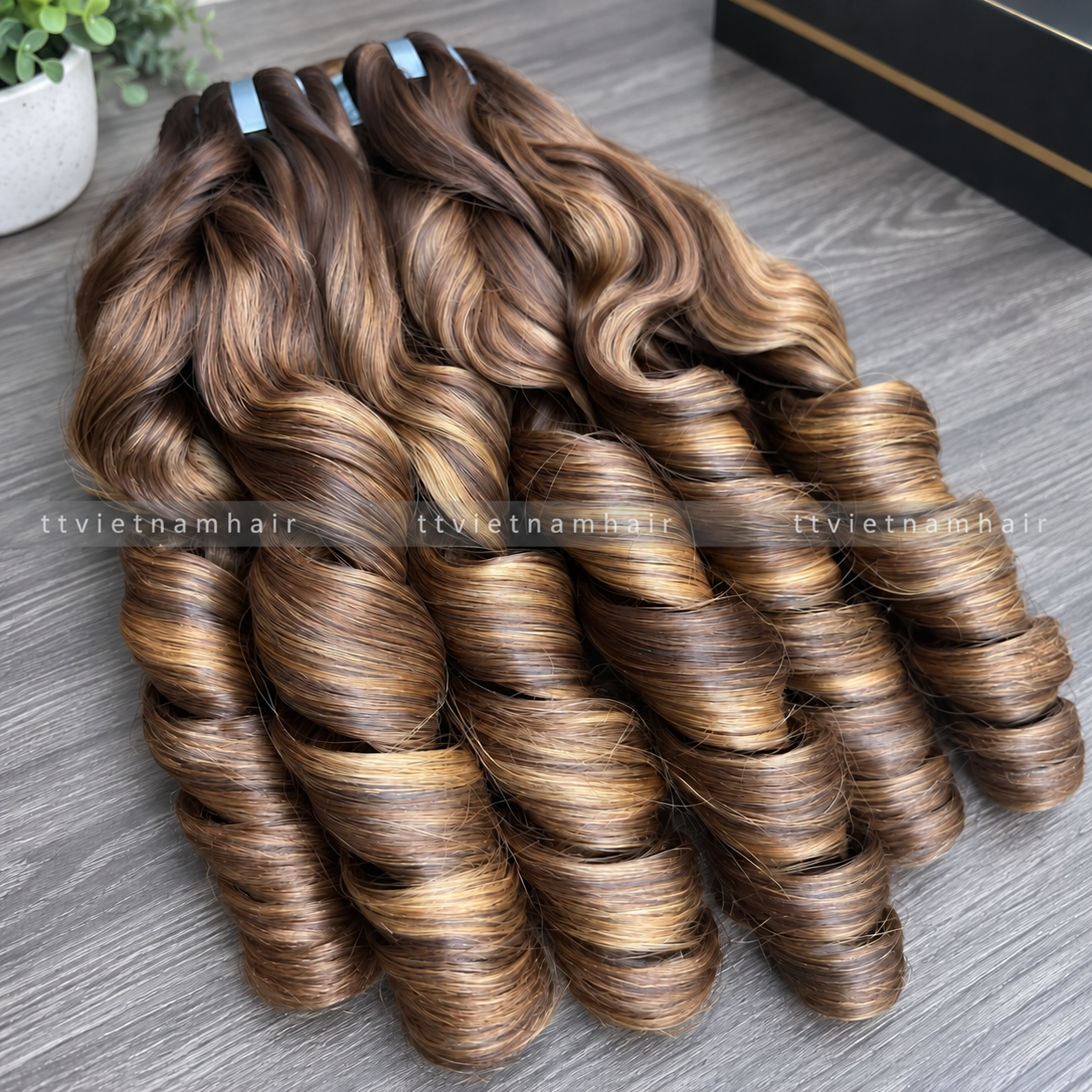 Piano Brown & Honey Blonde Bouncy Curl Hair Bundles – 100g SDD